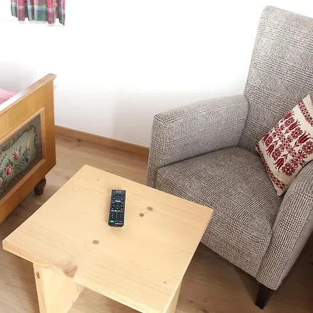 Fingerlos Apartman *